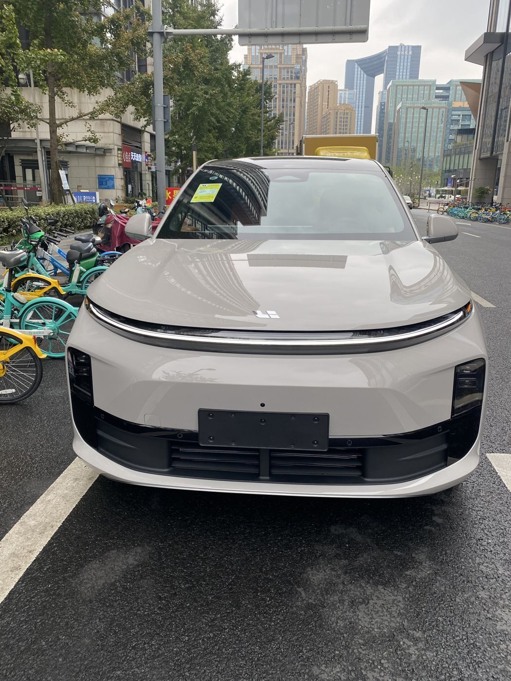 AG恒峰 MEGA 高压纯电 MPV